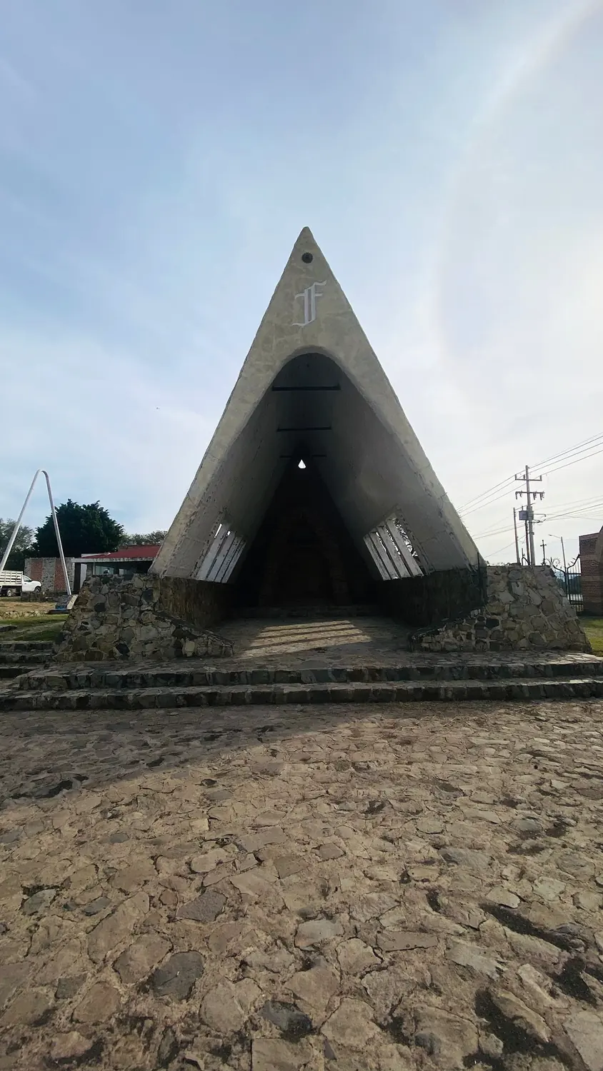 Capilla del predio vista de frente